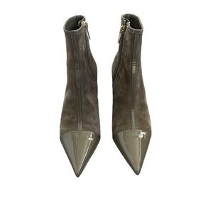 Jimmy Choo Kix in clay fall patent leather suede booties. Kitten heels size 5